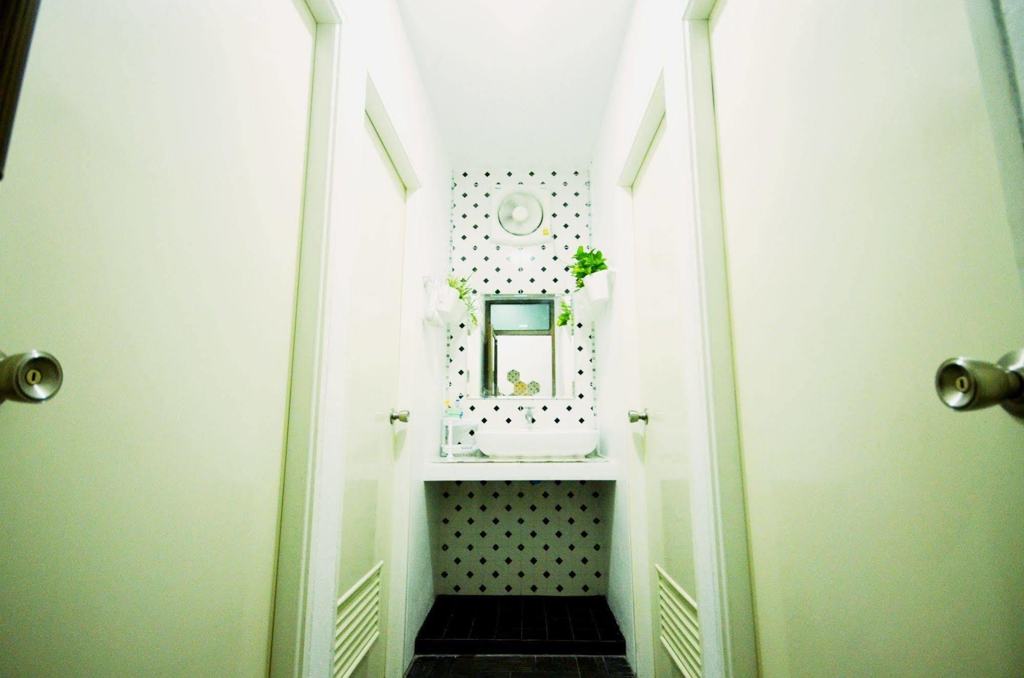 Early Bird Hostel Ayutthaya Dış mekan fotoğraf